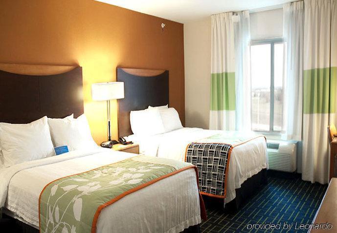 Fairfield Inn & Suites Kansas City Overland Park Room photo